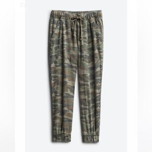 Anthropologie (Bella Dahl brand) Camo Pull On Pant